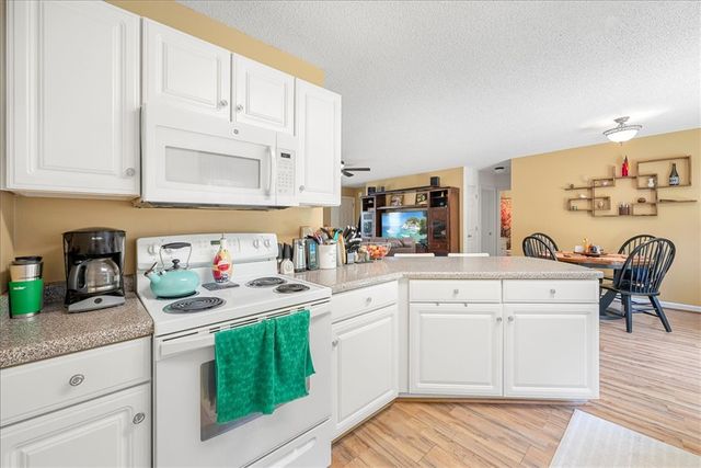 405 Whispering Lane, Seneca, SC 29672
