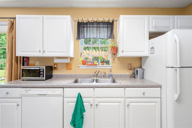 405 Whispering Lane, Seneca, SC 29672