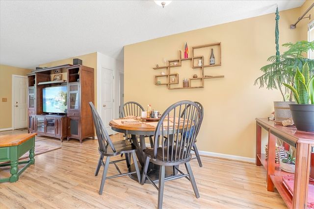 405 Whispering Lane, Seneca, SC 29672