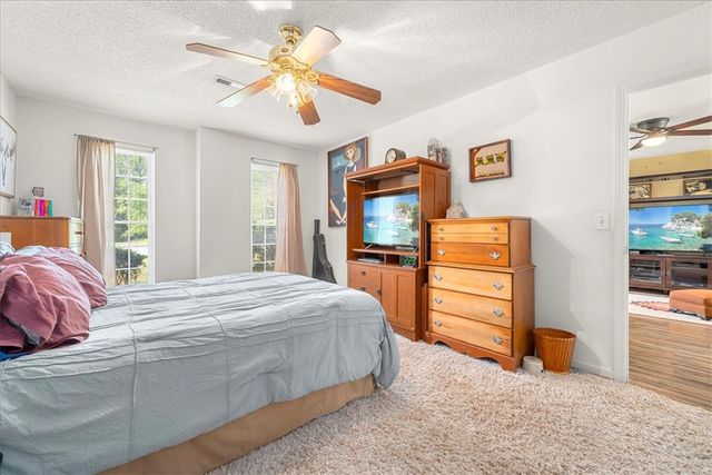405 Whispering Lane, Seneca, SC 29672