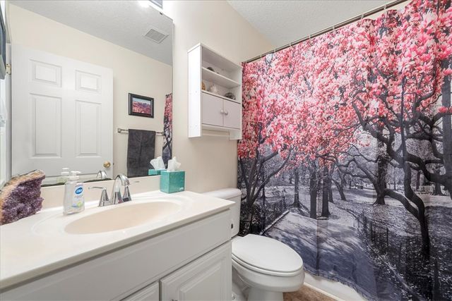405 Whispering Lane, Seneca, SC 29672