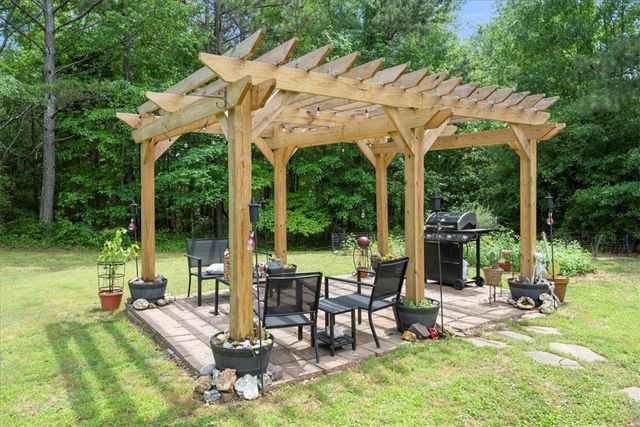 405 Whispering Lane, Seneca, SC 29672