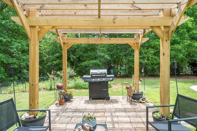 405 Whispering Lane, Seneca, SC 29672