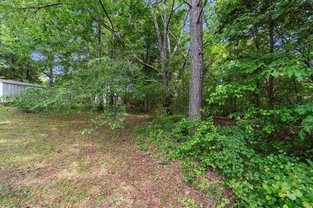 405 Whispering Lane, Seneca, SC 29672