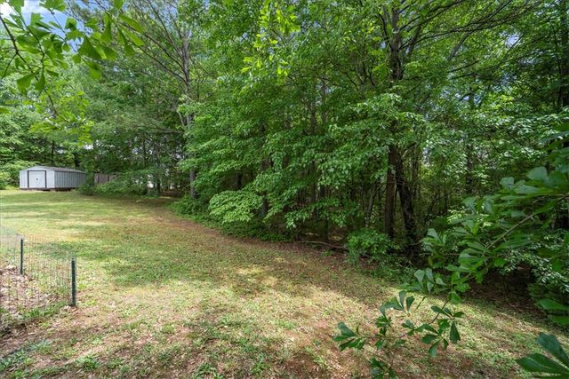 405 Whispering Lane, Seneca, SC 29672