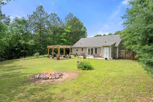 405 Whispering Lane, Seneca, SC 29672