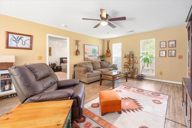 405 Whispering Lane, Seneca, SC 29672