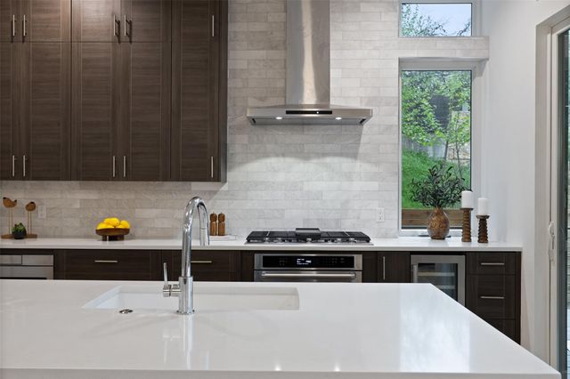 900 S 2nd ST 20, Austin, TX 78704