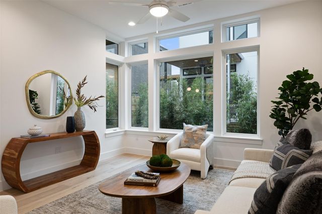 900 S 2nd ST 20, Austin, TX 78704