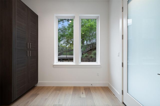 900 S 2nd ST 20, Austin, TX 78704