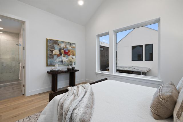 900 S 2nd ST 20, Austin, TX 78704