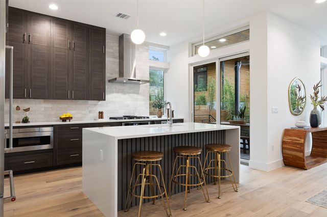 900 S 2nd ST 20, Austin, TX 78704