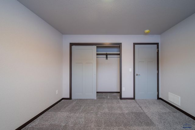 615 BULL RUN DR, Box Elder, SD 57719