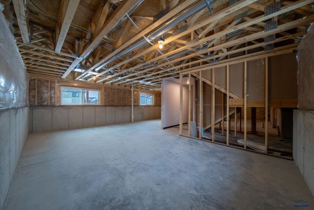 615 BULL RUN DR, Box Elder, SD 57719