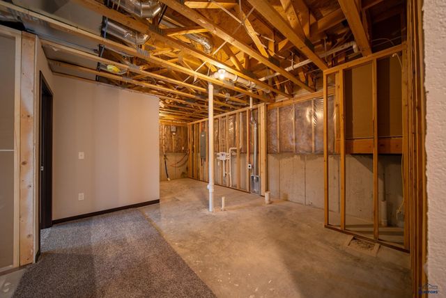 615 BULL RUN DR, Box Elder, SD 57719