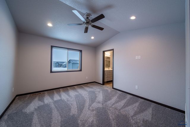 615 BULL RUN DR, Box Elder, SD 57719