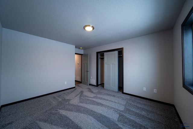 615 BULL RUN DR, Box Elder, SD 57719