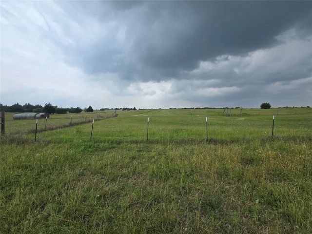 5250 County Road 304, Grandview, TX 76050