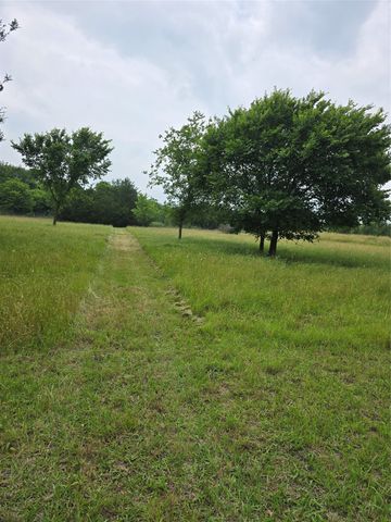 5250 County Road 304, Grandview, TX 76050