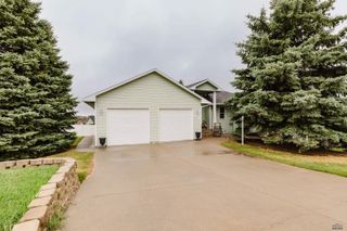 8250 COUNTRYSIDE BLVD, Rapid City, SD 57702