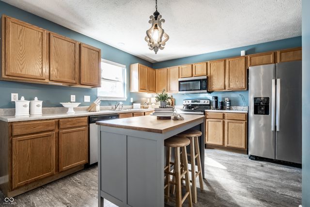 10511 Hyacinth Court, Noblesville, IN 46060