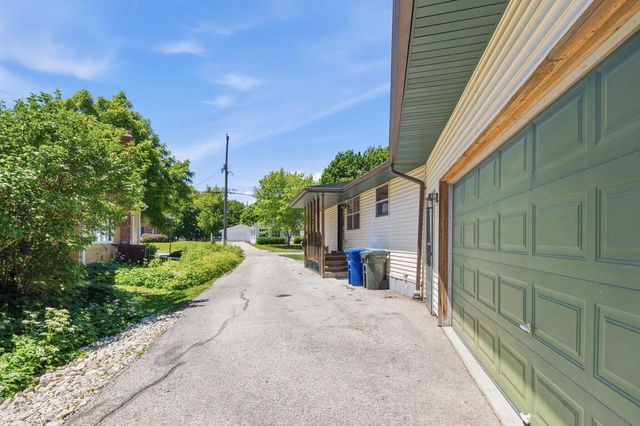 1019 S Sixth STREET, De Pere, WI 54115
