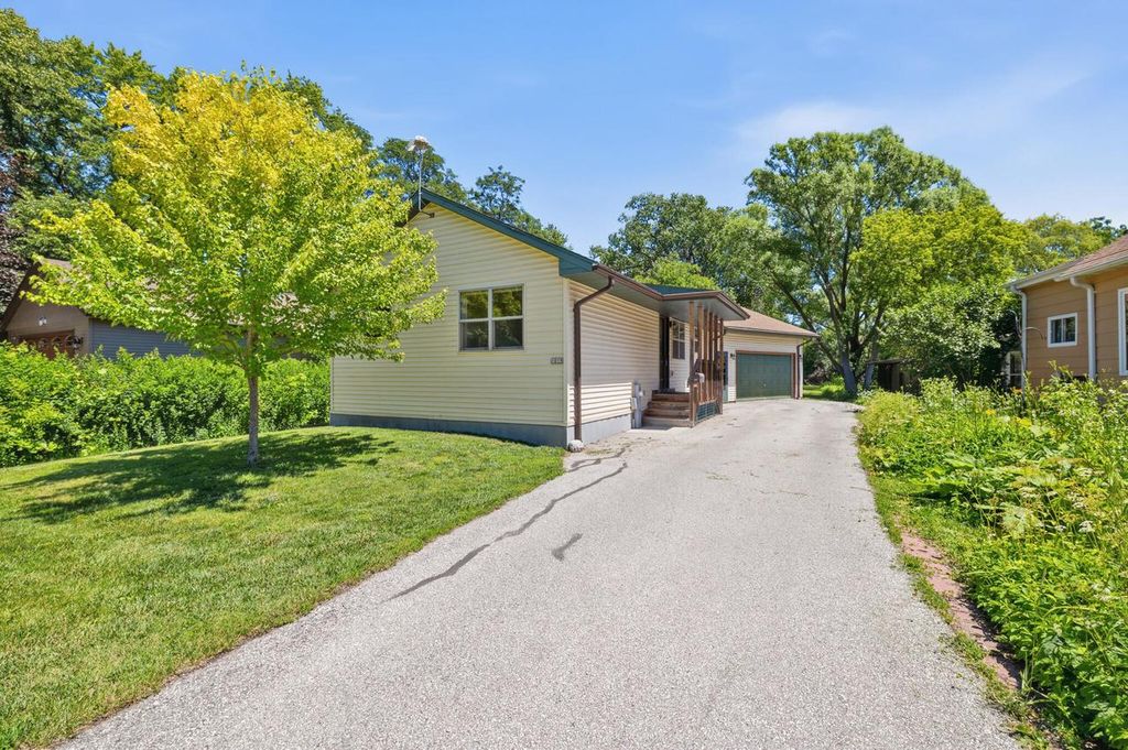 1019 S Sixth STREET, De Pere, WI 54115