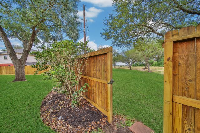 16731 Creek Trail, Houston, TX 77084