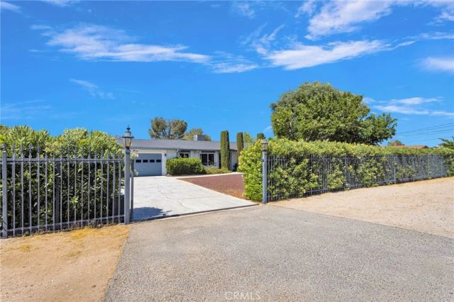 17760 Manzanita Street, Hesperia, CA 92345