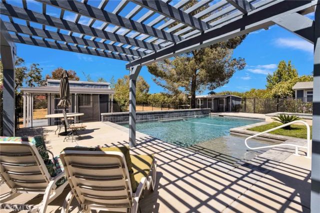 17760 Manzanita Street, Hesperia, CA 92345