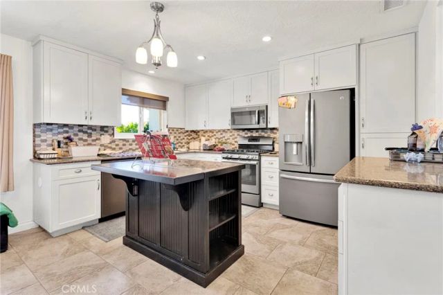 17760 Manzanita Street, Hesperia, CA 92345