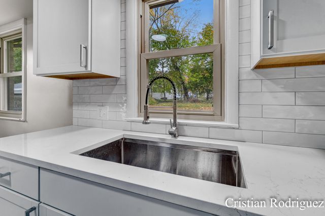 711 Fairfield Avenue Nw, City Of Grand Rapids, MI 49504