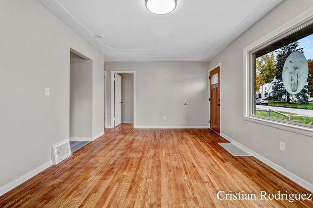 711 Fairfield Avenue Nw, City Of Grand Rapids, MI 49504