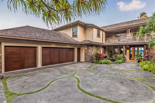 218 Kaalawai Place, Honolulu, HI 96816