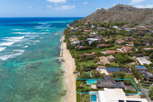 218 Kaalawai Place, Honolulu, HI 96816