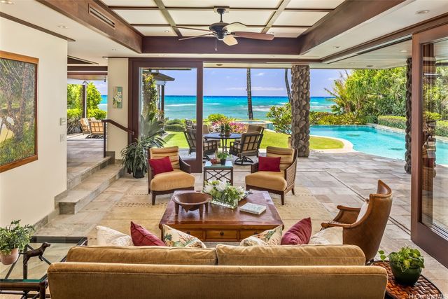 218 Kaalawai Place, Honolulu, HI 96816