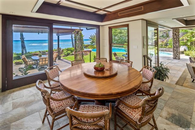 218 Kaalawai Place, Honolulu, HI 96816