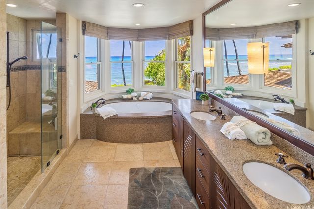 218 Kaalawai Place, Honolulu, HI 96816
