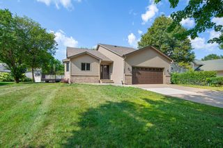 1676 Castle Drive, North Mankato, MN 56003