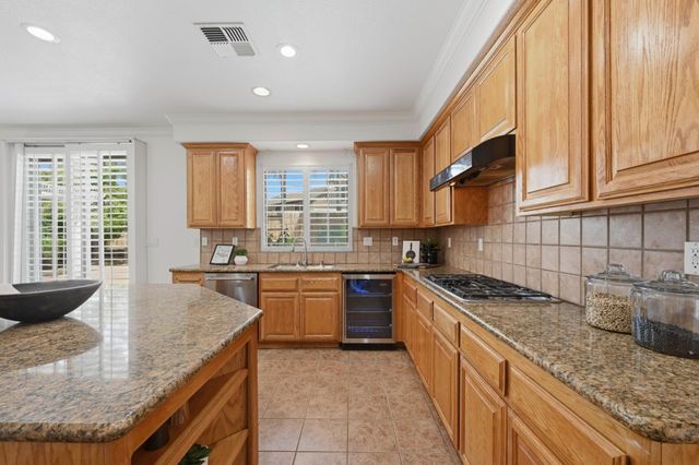 1869 Tuscan Grove Cir, Roseville, CA 95747