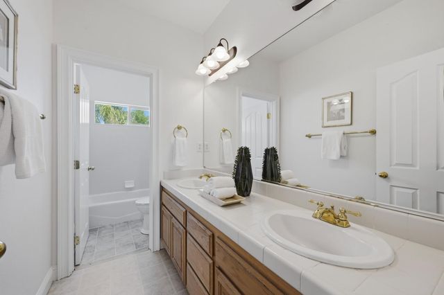 1869 Tuscan Grove Cir, Roseville, CA 95747