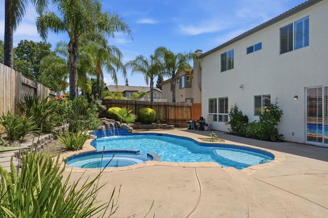 1869 Tuscan Grove Cir, Roseville, CA 95747