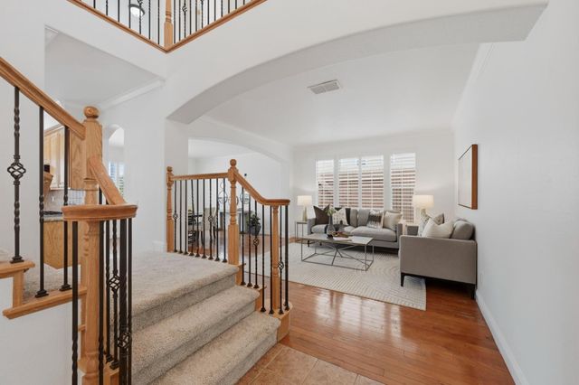 1869 Tuscan Grove Cir, Roseville, CA 95747