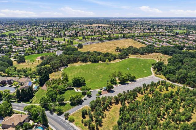 1869 Tuscan Grove Cir, Roseville, CA 95747