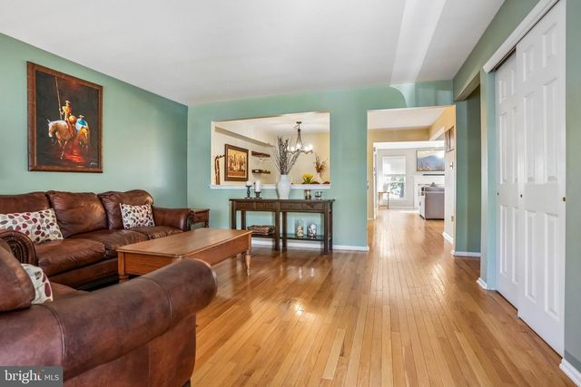 19 REGENCY CT, Marlton, NJ 08053