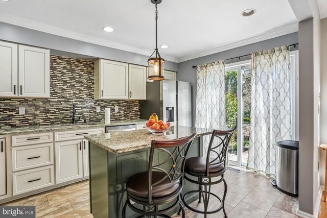 19 REGENCY CT, Marlton, NJ 08053