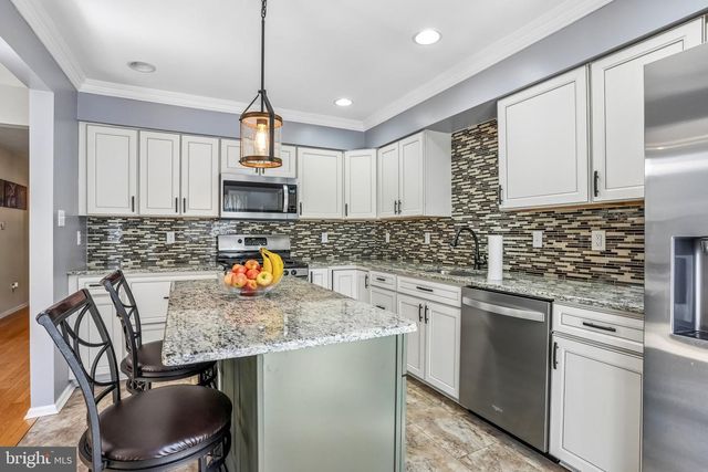 19 REGENCY CT, Marlton, NJ 08053