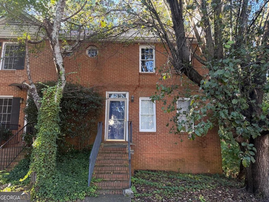 910 Indian Lake Drive, Lilburn, GA 30047 — exterior