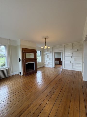 39 Walcott Avenue, Jamestown, RI 02835