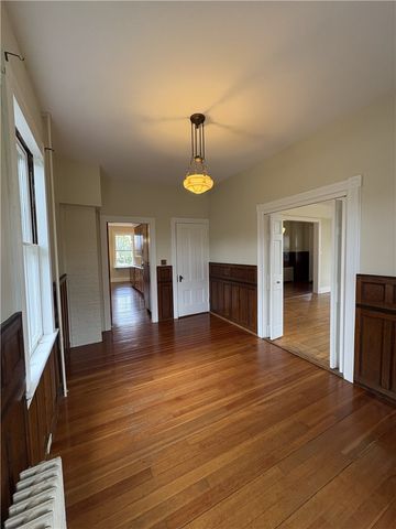 39 Walcott Avenue, Jamestown, RI 02835